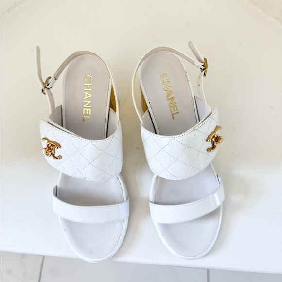 CHANEL White Patent Quilted Leather Gold CC Logo Sandals EUR 39 (US size 8) - Picture 12 of 14
